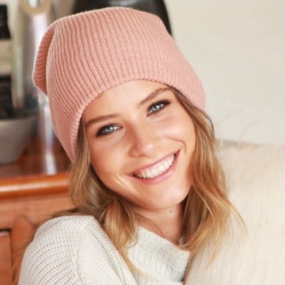 Dusty Pink Slouchy Beanie. - Picture 2 of 4